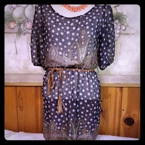 $$Blue, white dress with brown belt$$